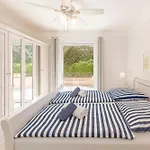 Charming In With Sea View And Swimming Pool Villa *