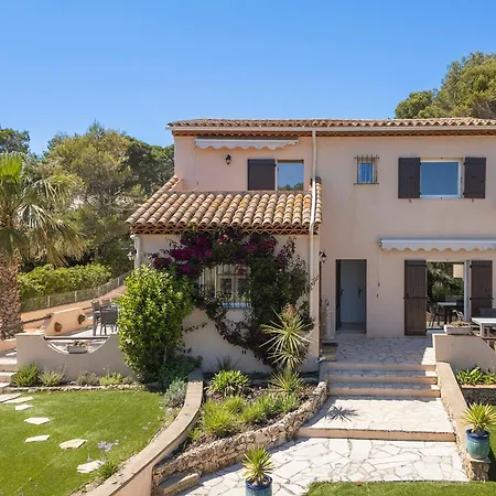 Charming In With Sea View And Swimming Pool * Les Issambres