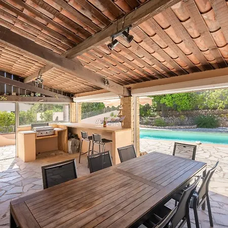 Charming In With Sea View And Swimming Pool * Les Issambres