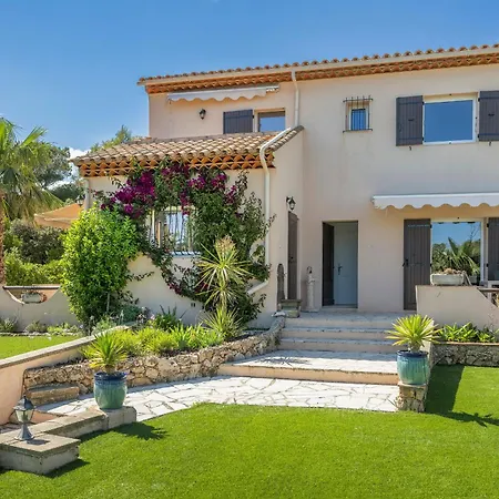 Charming In With Sea View And Swimming Pool