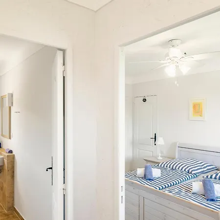 Charming In With Sea View And Swimming Pool Βίλα