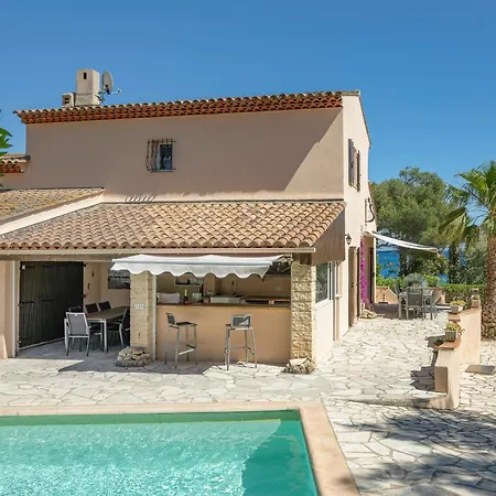 Charming In With Sea View And Swimming Pool