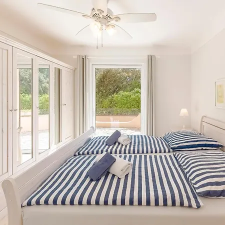 Charming In With Sea View And Swimming Pool Βίλα *